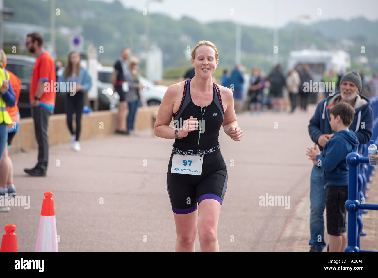 Hythe Bay Triathlon 2019, Ziellinie Stockfoto