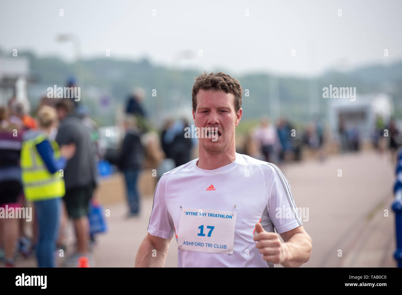 Hythe Bay Triathlon 2019, Ziellinie Stockfoto