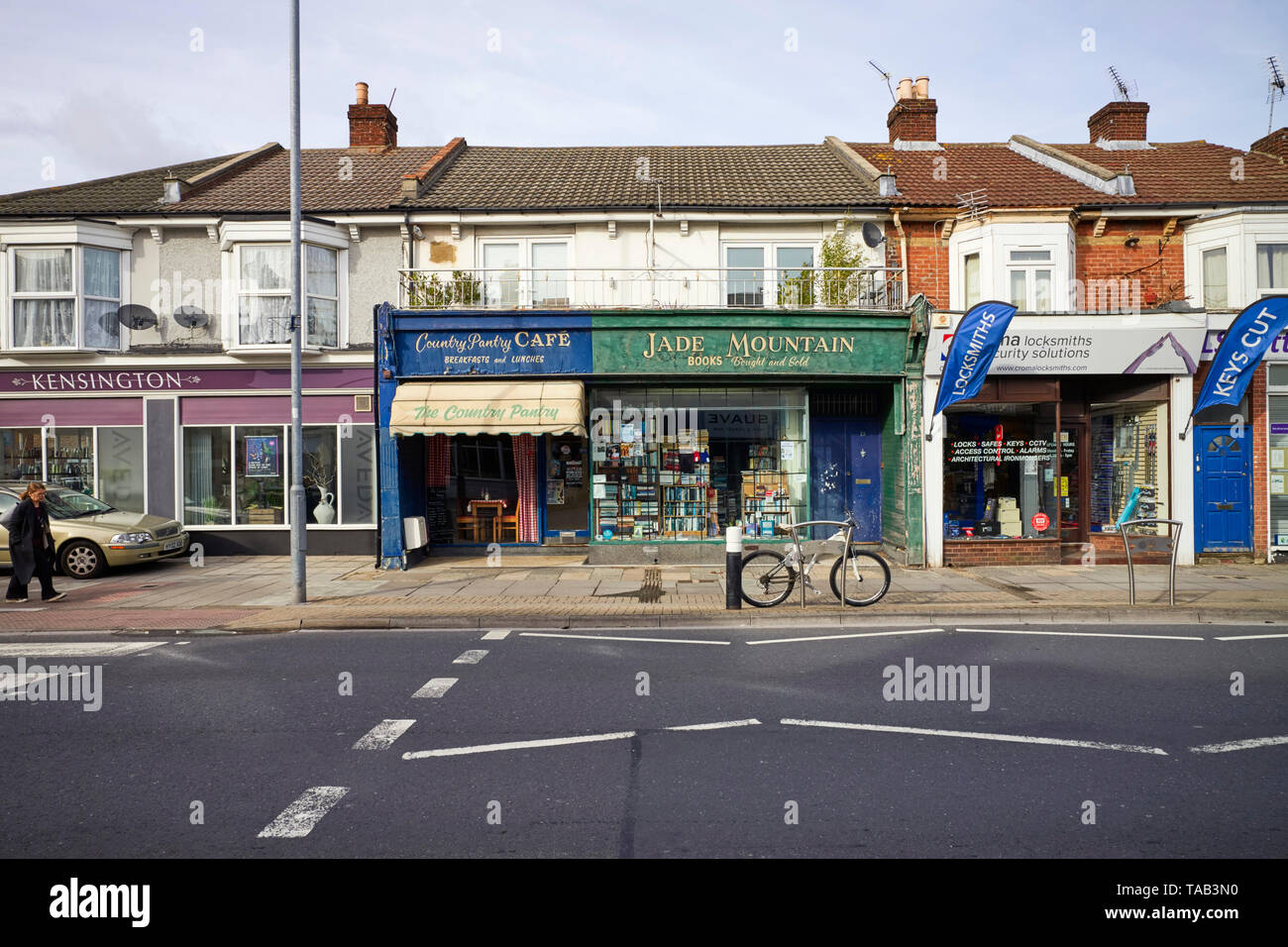 Kleine Geschäfte in Albert Road, Southsea Stockfoto