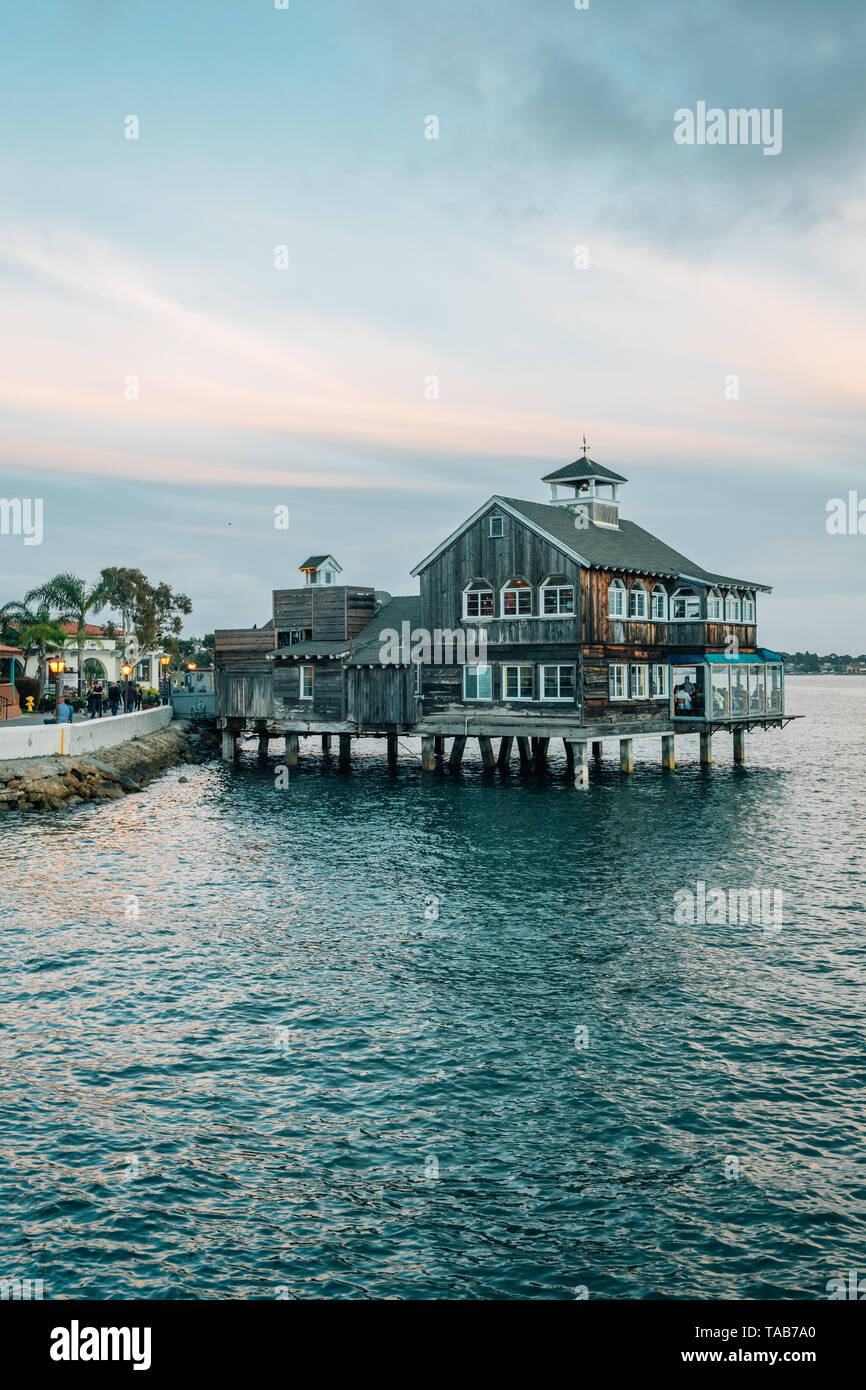 Die San Diego Pier Cafe, im Seaport Village, in San Diego, Kalifornien Stockfoto