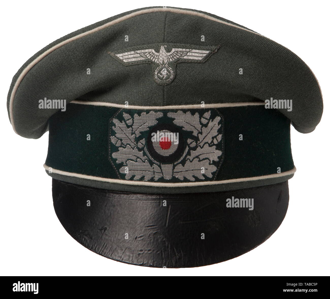 Eine Armee Infanterie Offizier "Crusher" schirmmütze Feld - grau Peitsche Netzkabel top mit dunkel-grün Wolle band und weißer Wolle Rohrleitungen, maschinengenäht Flachbild-Draht nationalen Adler und Kranz Kokarde und schwarzem Leder Visor. Graue gerippte Baumwolle Futter mit hellbraunem Leder Schweißband. USA - Los, Seite 4 Siehe. historischen, geschichtlichen, Infanterie, Militär, Bundeswehr, Militaria, Objekt, Objekte, Stills, Clipping, Clippings, Ausschneiden, Ausschnitten, 20. Jahrhundert, Additional-Rights - Clearance-Info - Not-Available Stockfoto