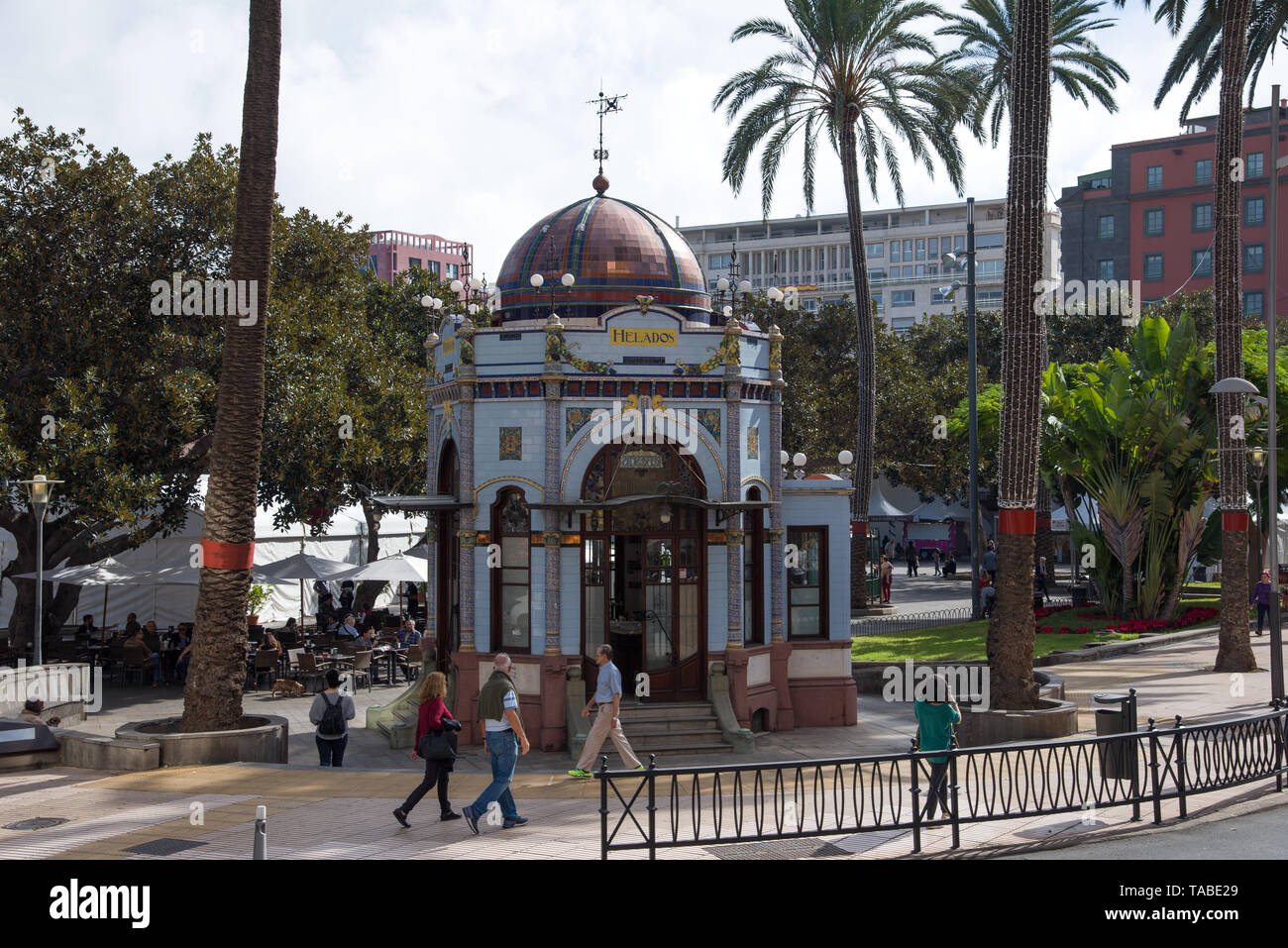 Las Palmas. Gran Canria, Spanien - 31. Dezember 2017. Park de San Telmo mit einer modernistischen Kiosk, projiziert, von Rafael Massanet, heute als verwendet Stockfoto