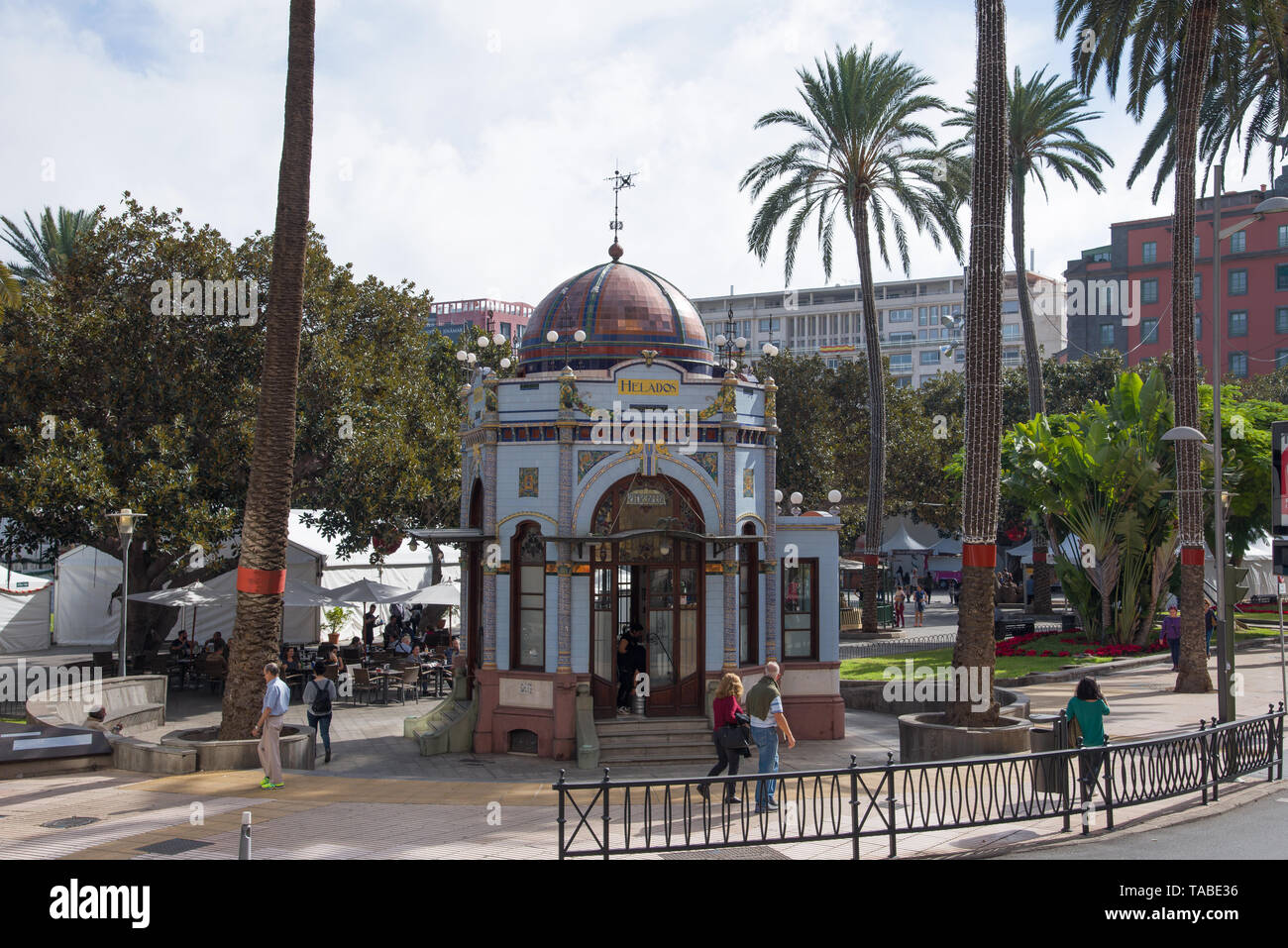 Las Palmas. Gran Canria, Spanien - 31. Dezember 2017. Park de San Telmo mit einer modernistischen Kiosk, projiziert, von Rafael Massanet, heute als verwendet Stockfoto