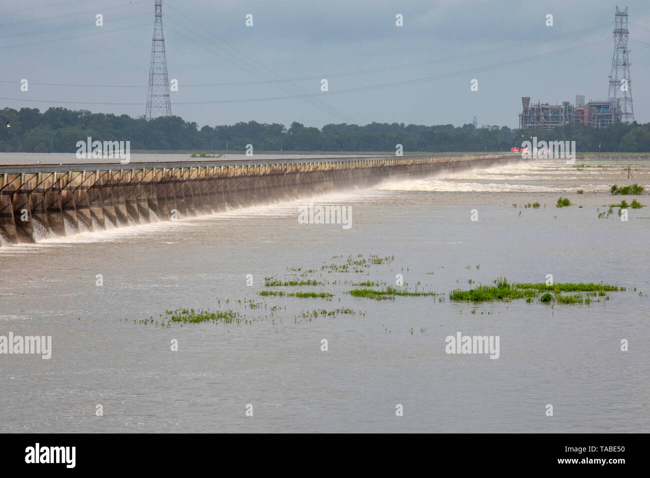 Norco, Louisiana - Die US-Armee Korps der Ingenieure öffnete die Motorhaube Carré Spillway zu schützen New Orleans von Mississippi Überschwemmung. Der Überlauf Stockfoto