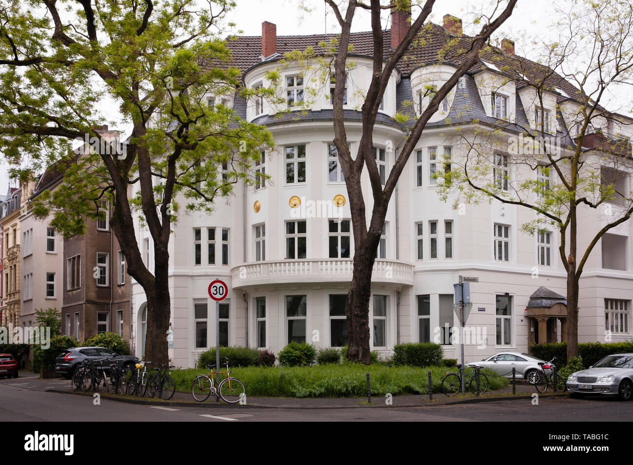 Haus an der Ecke Stammheimer Straße/Bodinusstrasse im Stadtteil Riehl, Köln, Deutschland. Das Haus an der Ecke Stammheimer Straße/Bodinusstrass Stockfoto