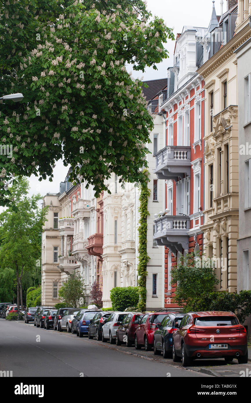 Häuser an der Stammheimer Straße im Stadtteil Riehl, Köln, Deutschland. Haeuser in der Stammheimer Straße im Stadtteil Riehl, Koeln, Deutschland. Stockfoto