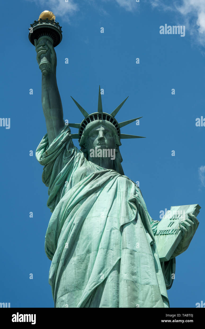 Ein Blick auf die Freiheitsstatue am 16. Mai 2019 in New York City. Stockfoto