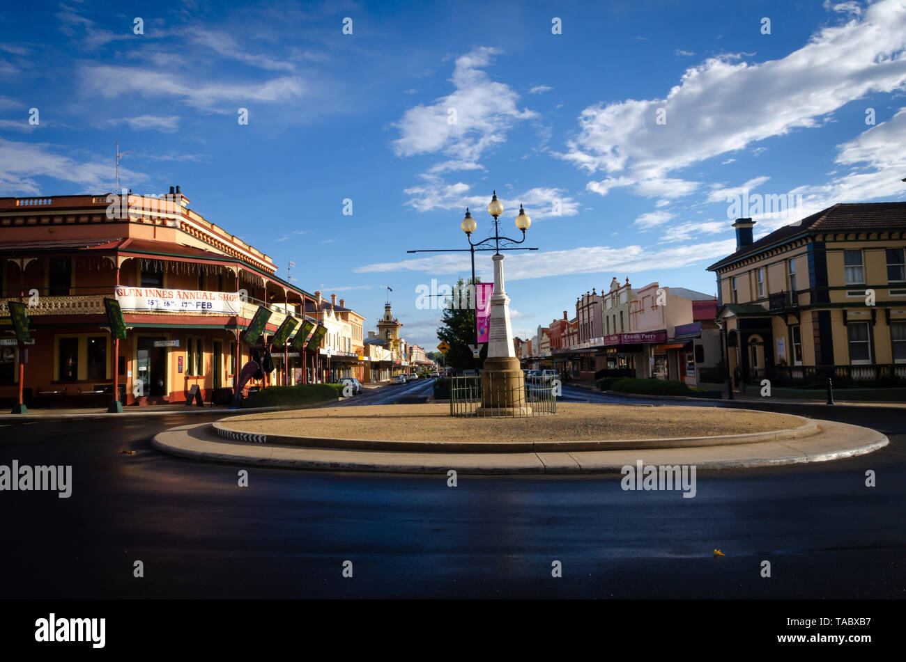 Kreisverkehr und alten Gebäuden, Glen Innes, New South Wales, Australien Stockfoto