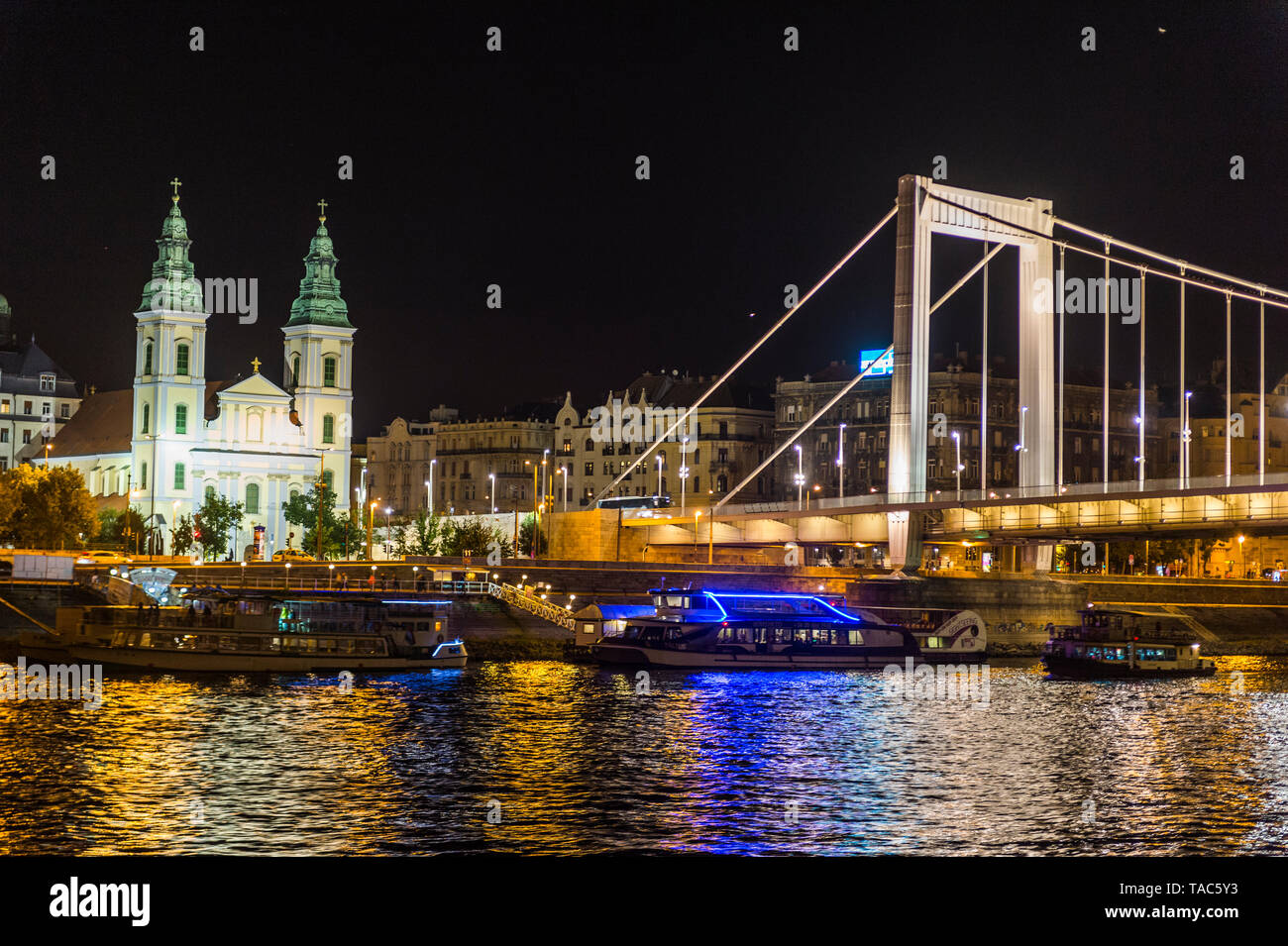Ungarn, Budapest, Blick auf die Stadt bei Nacht Stockfoto