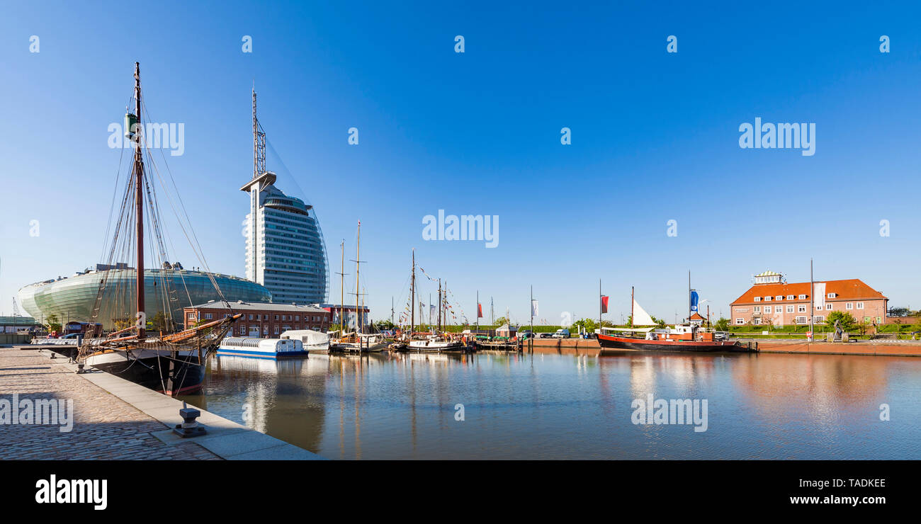 Deutschland, Bremen, Bremerhaven, Neuer Hafen, Klimahaus, Science Center, Atlantic Hotel Sail City Stockfoto