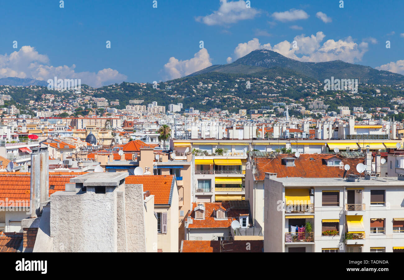 Stadtbild mit Dächern von Nizza. Französische Riviera, Frankreich Stockfoto