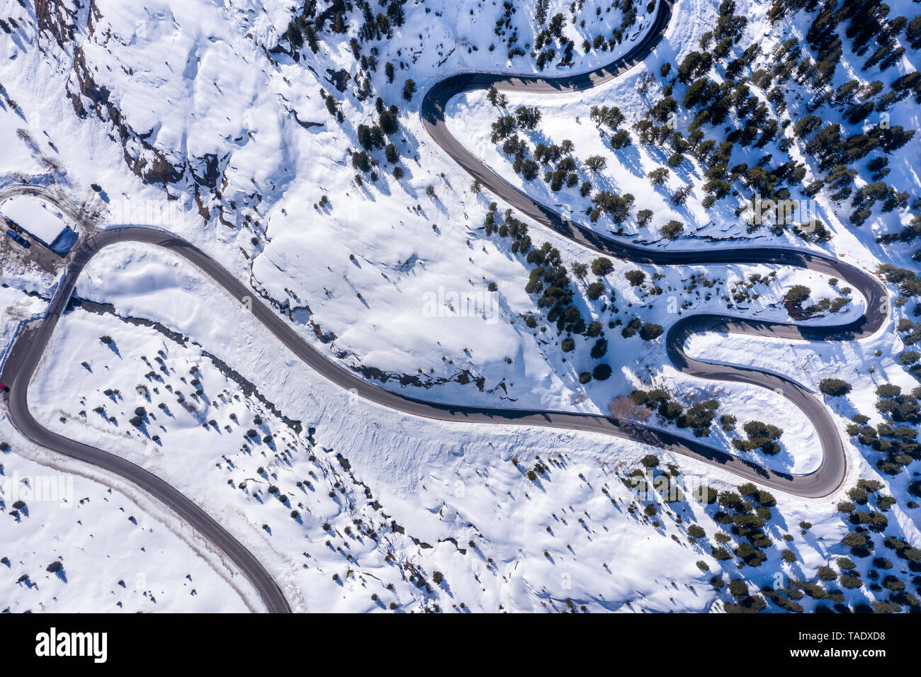 Österreich, Tirol, Kaunertaler Gletscher Straße im Winter, Luftaufnahme Stockfoto