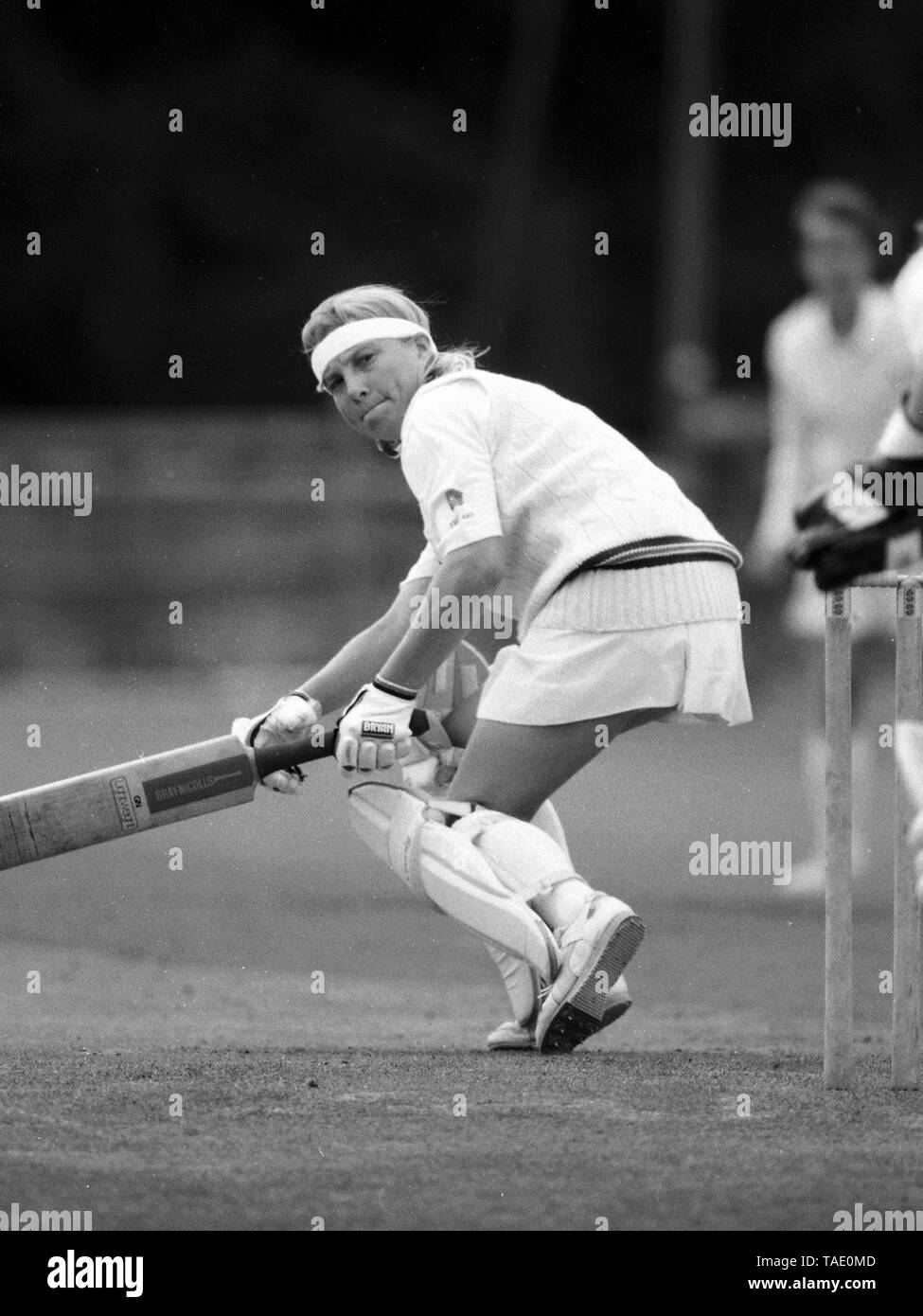 Vom 20. Juli 1990 zwischen England und Irland Kricket der Frauen europäischen Pokalspiel am Kirby Moxloe, Leicestershire. Frauen spielten Kricket in Röcken und Skorts während dieser Zeiten. Foto von Tony Henshaw Stockfoto