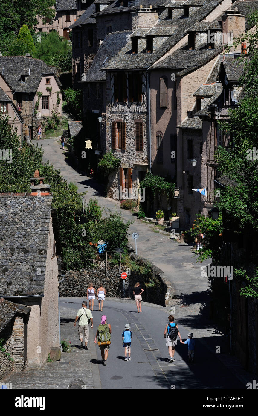 Dorf Conques, in der averon Abteilung, auf dem Jakobsweg (Santiago de Compostela), Òvoie du PuyÓ weg, Frankreich. Stockfoto