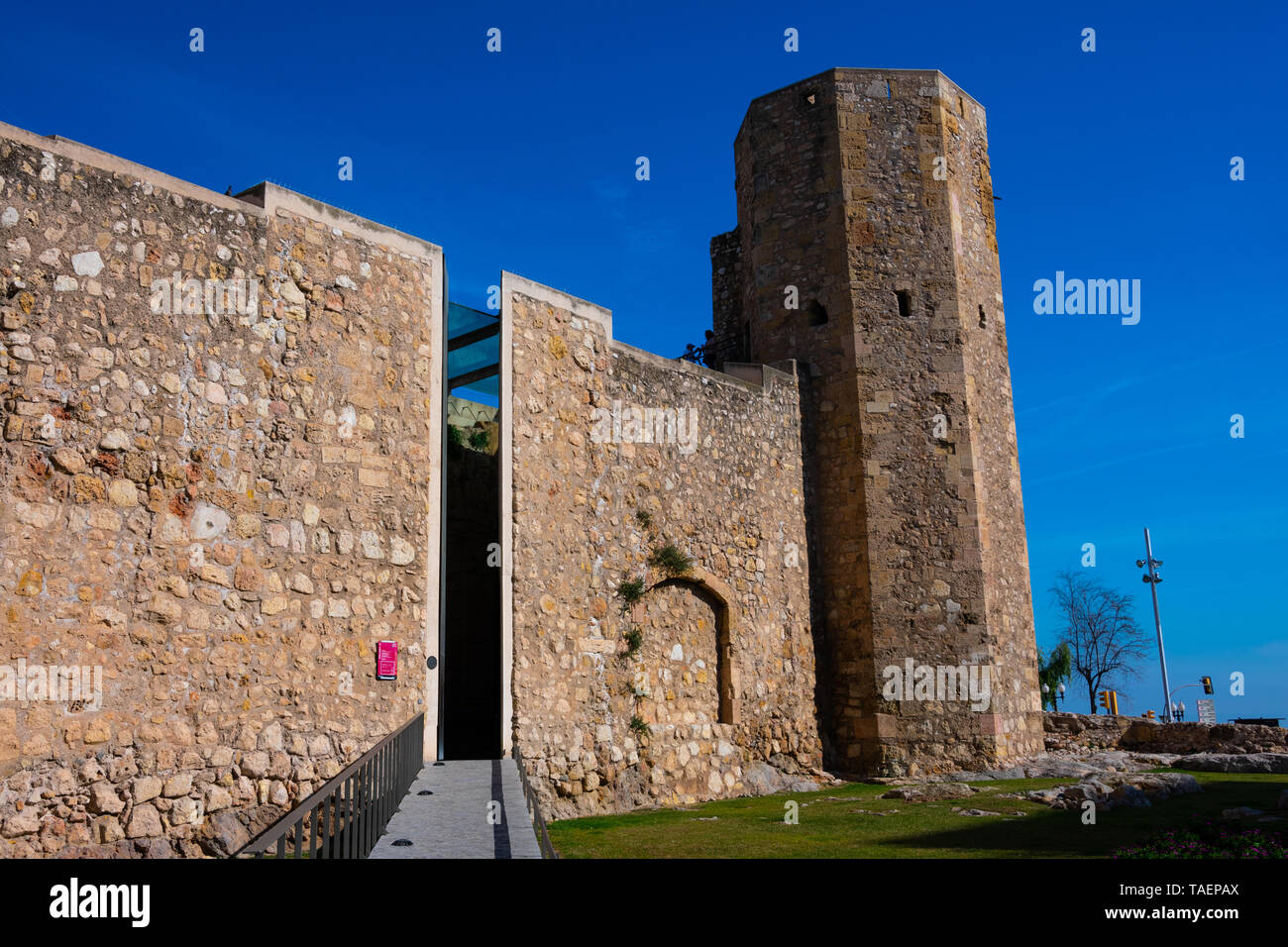 Tarragona, Spanien. Februar 8, 2019. Blick auf den Eingang des römischen Zirkus von Tarraco (Circo Romano de Tarraco) Stockfoto