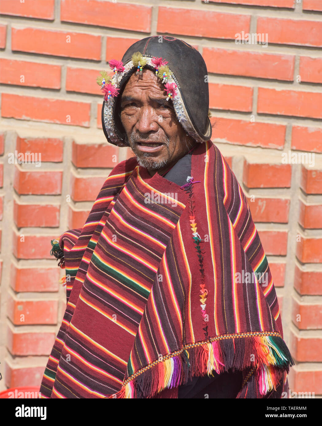 Traditionelle Yampara Mann mit Leder Hut, Tarabuco, Bolivien Stockfoto