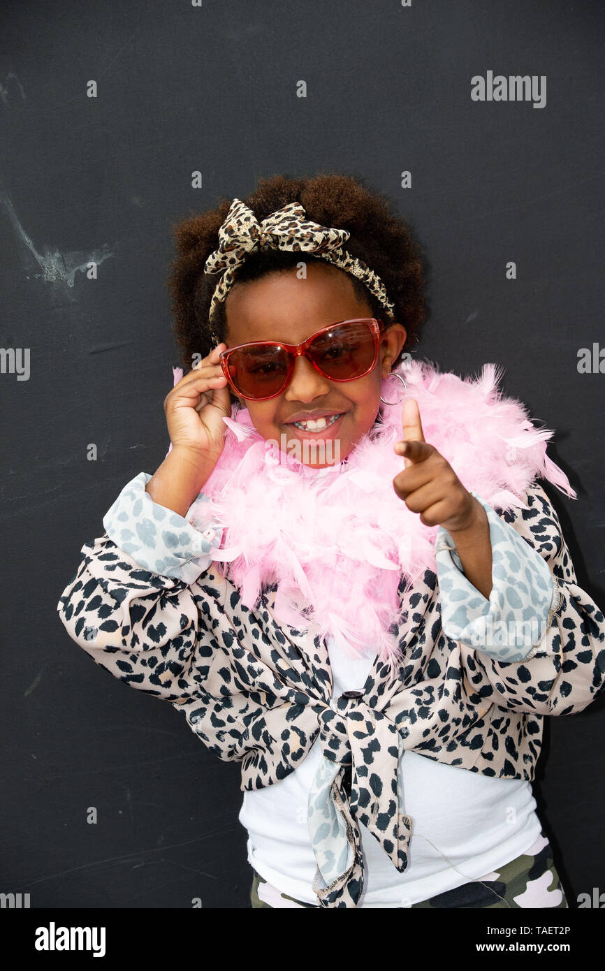 Spice Girls fan Rosa Walsh, 7, kommt im Croke Park Stadion in Dublin für die Spice Girls World Tour. Stockfoto