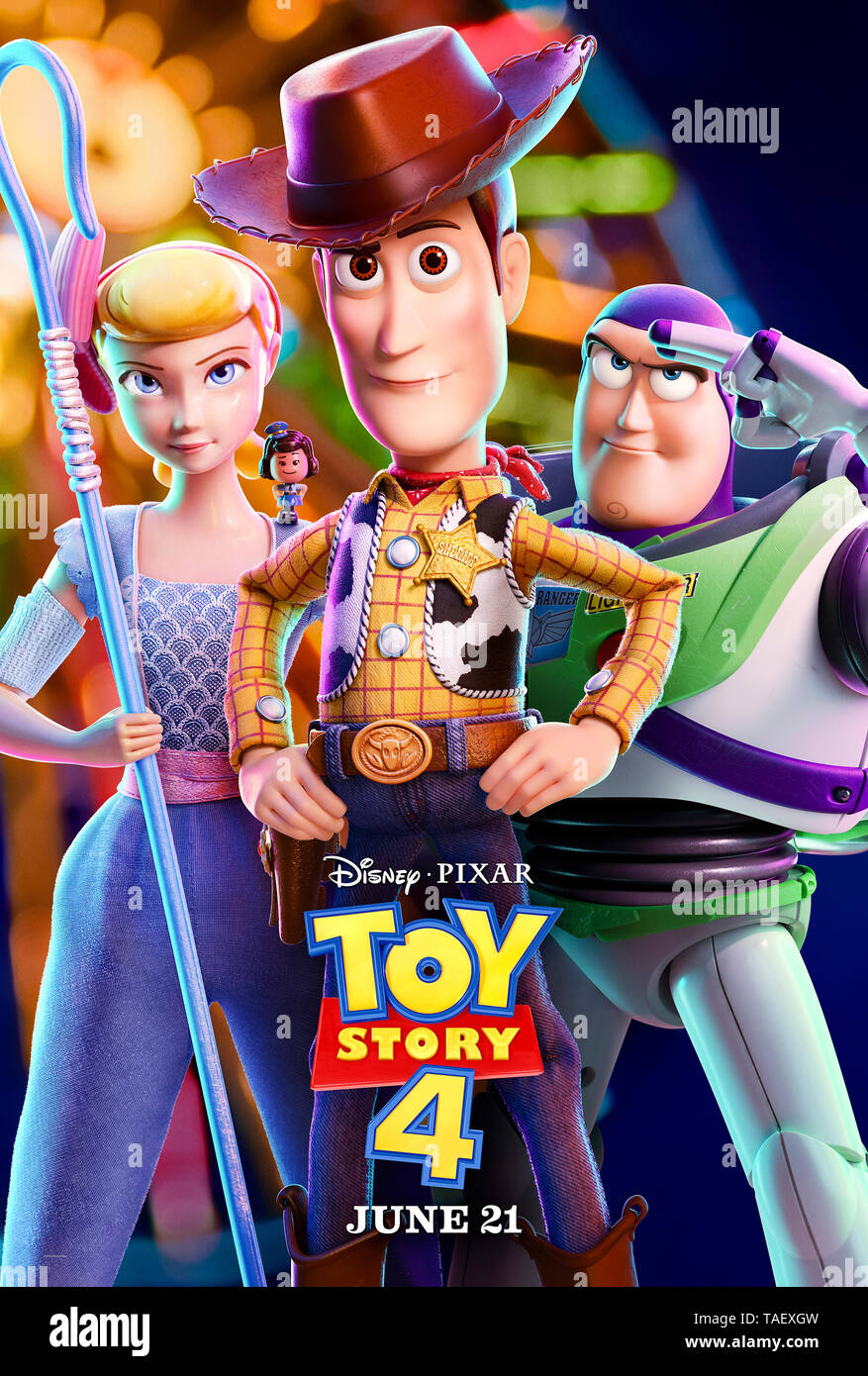 Toy Story 4 (2019) von Josh Cooley Regie und Hauptdarsteller Keanu Reeves, Christina Hendricks, Tom Hanks und Tim Allen. Die Spielzeuge sind durch eine neue Ankunft beigetreten und eine Reise unternehmen. Stockfoto