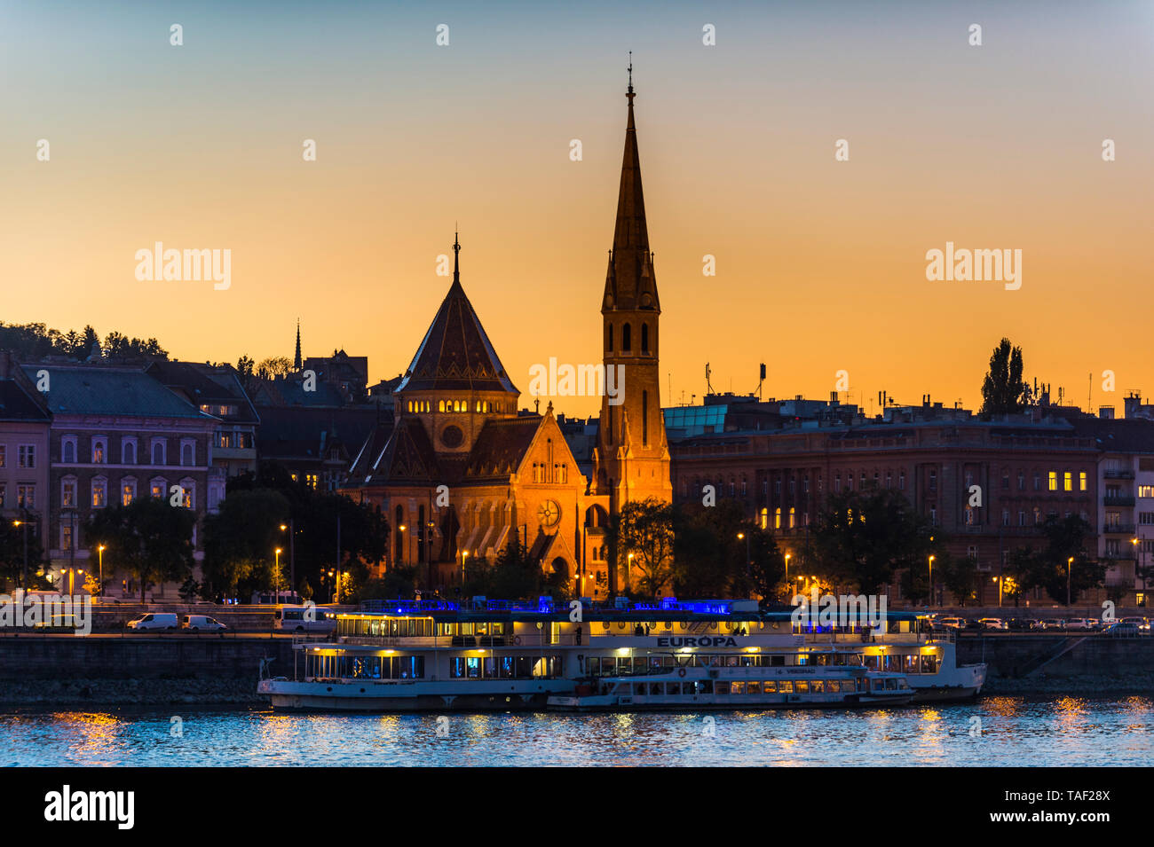 Ungarn, Budapest, Blick auf die Stadt in der Dämmerung Stockfoto