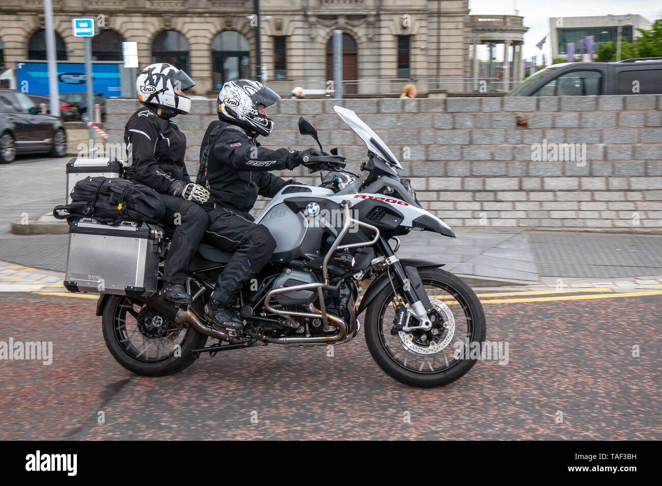 BMW R1200GS in Liverpool, Merseyside. 24. Mai 2019 UK Wetter: In einem ruhigen Zustand, da bis zu 200 Motorradfahrer anstehen, um an Bord der Morgenfähre zur Isle of man zu gehen, um an den TT-Rennen der Insel teilzunehmen. Stockfoto