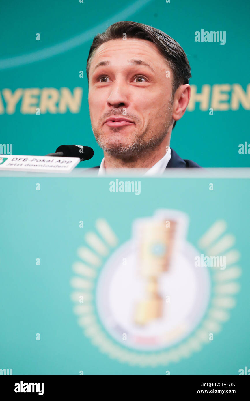 Berlin, Deutschland. 24. Mai, 2019. Fussball: Vor dem DFB-Pokalspiel, RB Leipzig - FC Bayern München, Pressekonferenz auf der abschließenden im Olympiastadion. München Trainer Niko Kovac spricht an der PK. Credit: Christian Charisius/dpa/Alamy leben Nachrichten Stockfoto