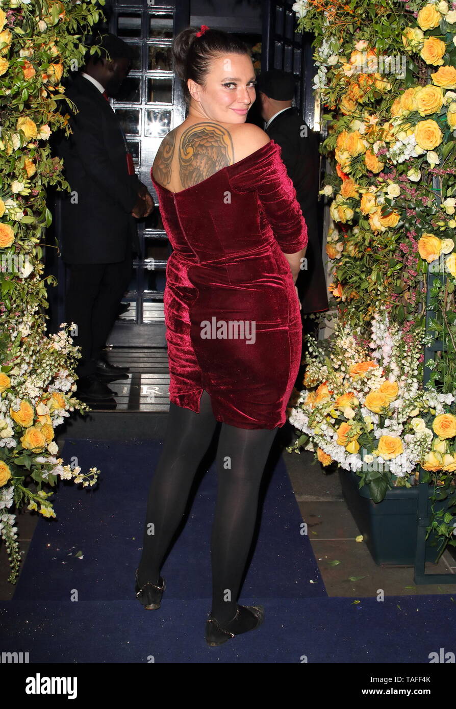 London, Großbritannien. Gizzi Erskine bei Tramp Nachtclub 50. Jahrestag Partei, Jermyn Street, London Am 23. Mai 2019 Ref: LMK73-J 4944-240519 Keith Mayhew / Sehenswürdigkeit Media WWW.LMKMEDIA.COM Stockfoto