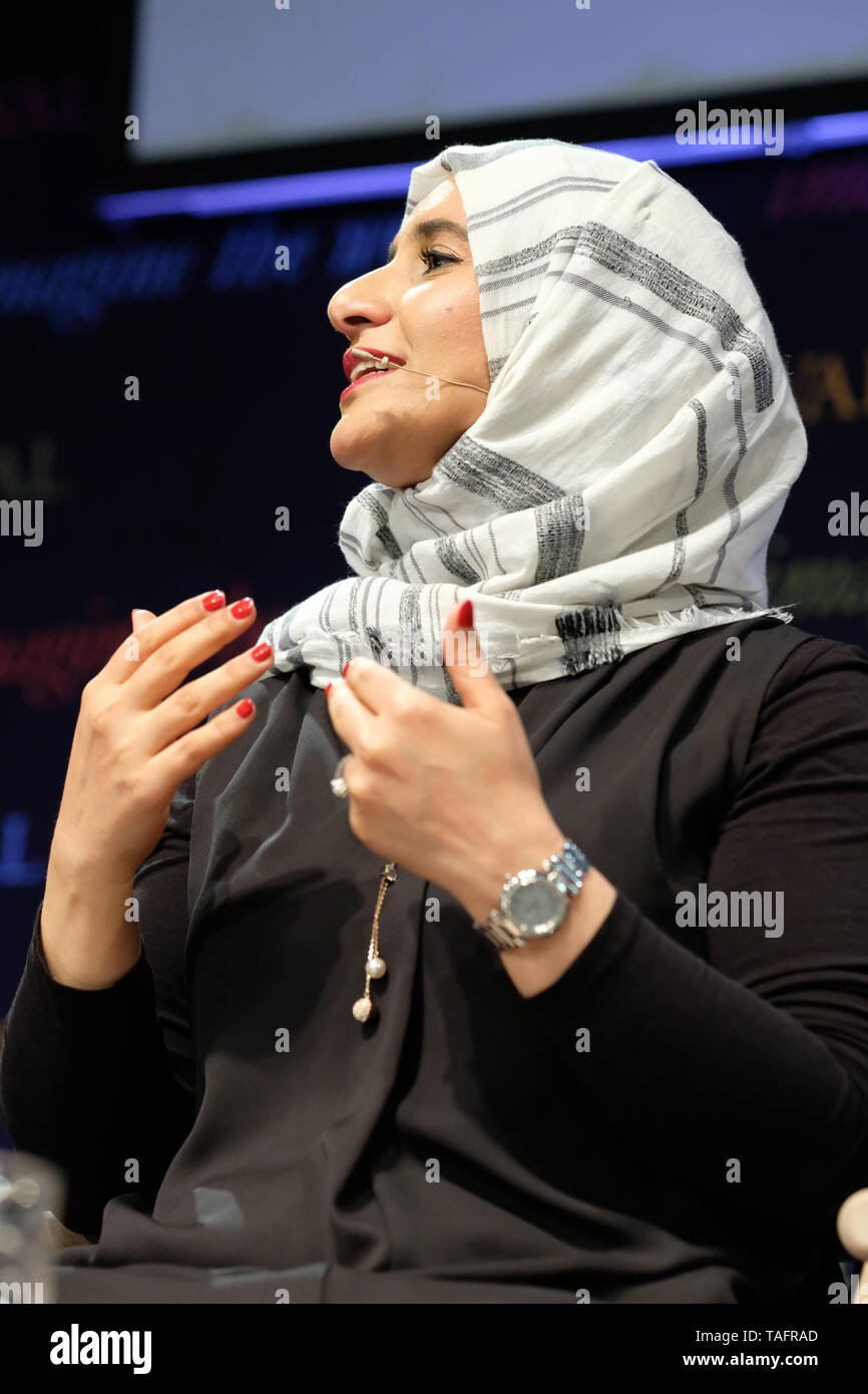 Hay Festival, Heu auf Wye, Powys, Wales, Großbritannien - Samstag, den 25. Mai 2019 - omanische Thema Jokha Alharthi Gewinner des Man Booker International Prize für ihren Roman Himmelskörper spricht auf der Bühne des Hay Festival. Foto Steven Mai/Alamy leben Nachrichten Stockfoto