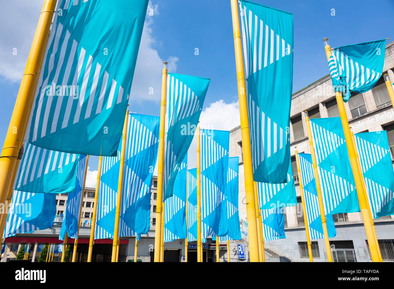 Flaggen außerhalb Archiv und Museum für Literatur Archive et Musée de la Littérature Königliche Bibliothek von Belgien Bibliothèque Royale de Belgique Brüssel Stockfoto