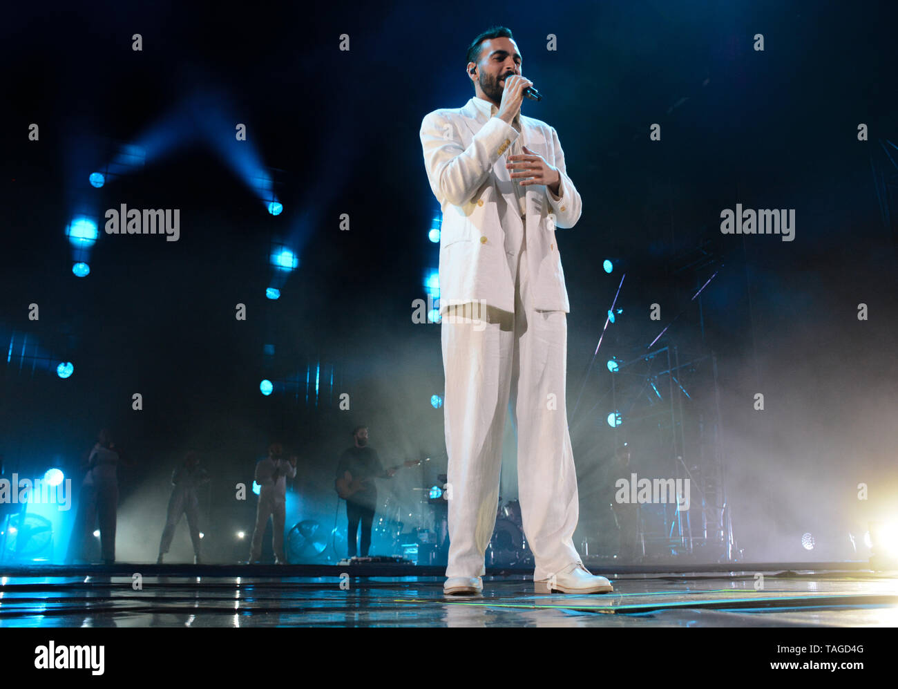 Verona, Italien. Mai 2019. Der berühmte italienische Singer-Songwriter Marco Mengoni tritt live mit seiner Atlantico Tour 2019 in der Arena von Verona, Italien, auf. Stockfoto