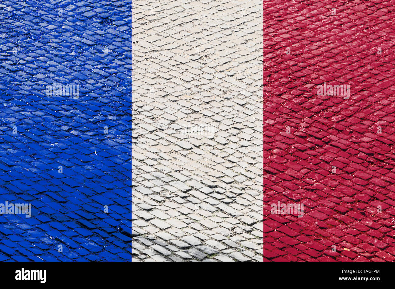 Abstrakte Bild der französischen Flagge gemischt mit einer echten gepflasterten Straße Muster. Bild an das berühmte Französische Straße Rennen auf dem Kopfsteinpflaster ergänzende Stockfoto