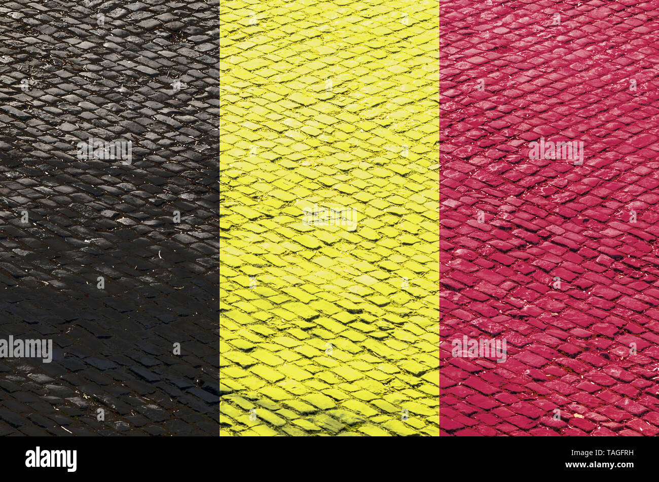 Abstraktes Bild eines belgischen Flagge gemischt mit einer echten gepflasterten Straße Muster. Bild in Bezug auf die berühmte Französische Straße Rennen auf der cobbleston Stockfoto