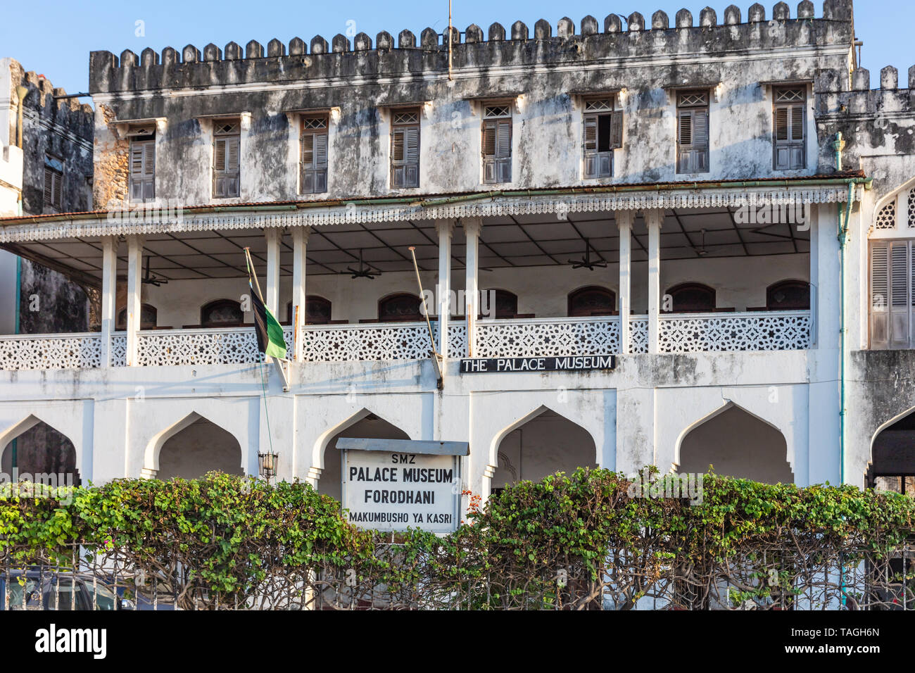 Stone Town, Zanzibar-February 28, 2019: Der Palast Museum Fassade Stockfoto