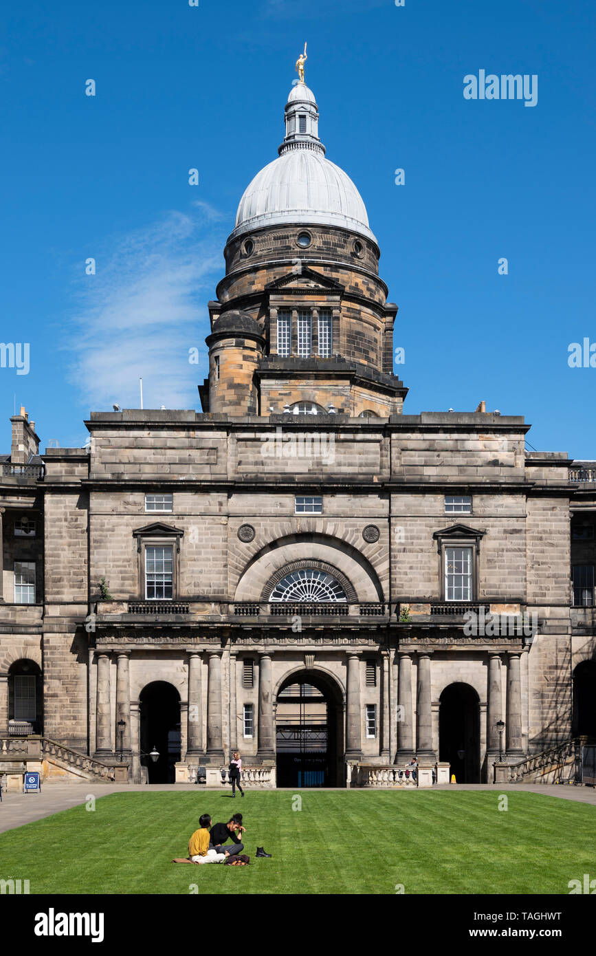 Blick auf den Innenhof, die am Alten College an der Universität von Edinburgh, Schottland, Großbritannien Stockfoto