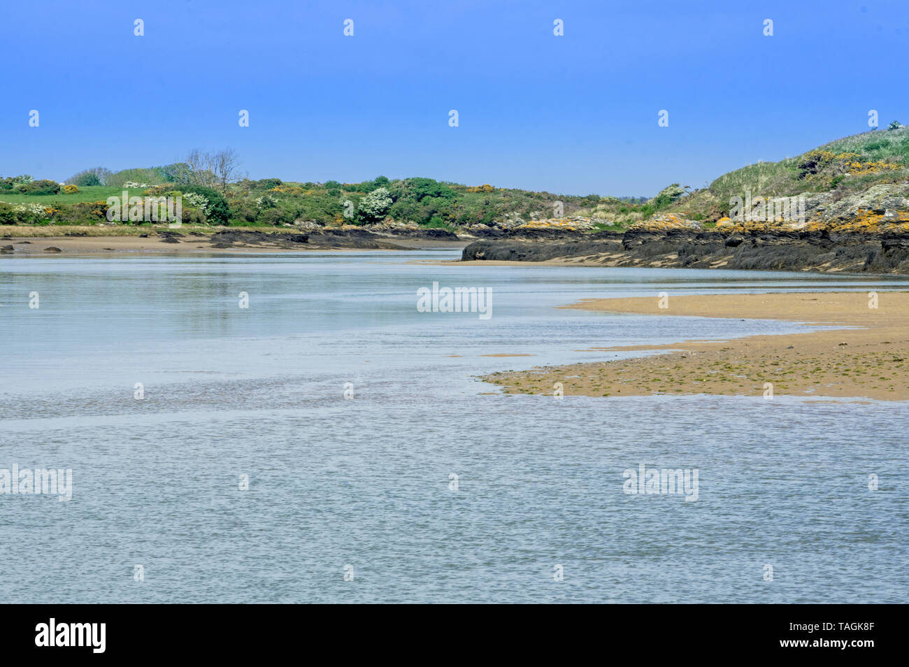 Eine Gezeiten- Kanal zwischen Holyisland und Anglesey Stockfoto