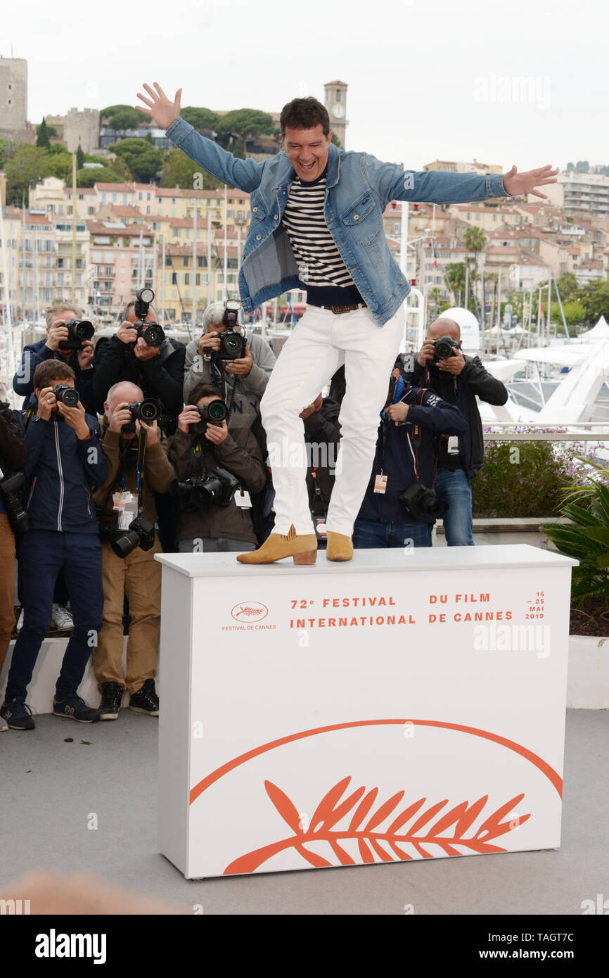 Mai 18, 2019, Cannes, Frankreich: Antonio Banderas besucht das Fotoshooting für "Schmerz und Herrlichkeit" (Dolor Y Gloria Douleur Et Gloire) während der 72. jährlichen Filmfestspiele von Cannes. (Bild: © Friedrich InjimbertZUMA Draht) Stockfoto