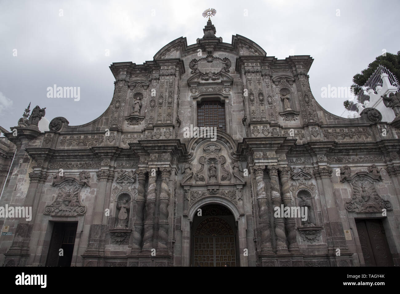 Aus dem Jahr 1605 gebaut und vollendet im Jahre 1765 die Kirche Compañía de Jesús in Quito ist eines der bedeutendsten Werke der spanischen Barock Architektur. Stockfoto