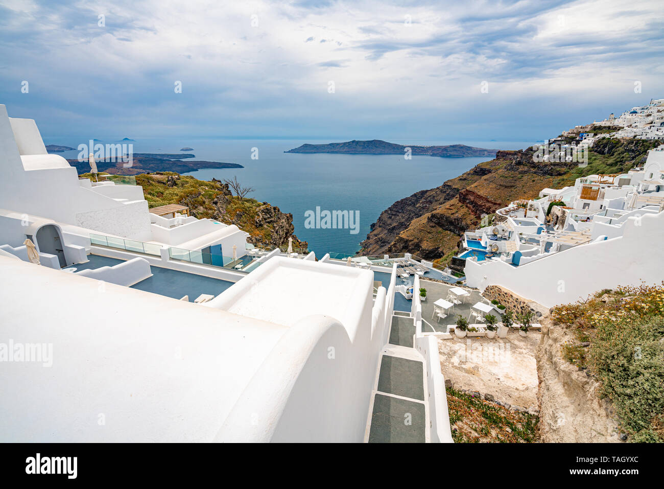 Panoramablick auf Santorini in Griechenland, einem der schönsten Reiseziele der Welt. Stockfoto