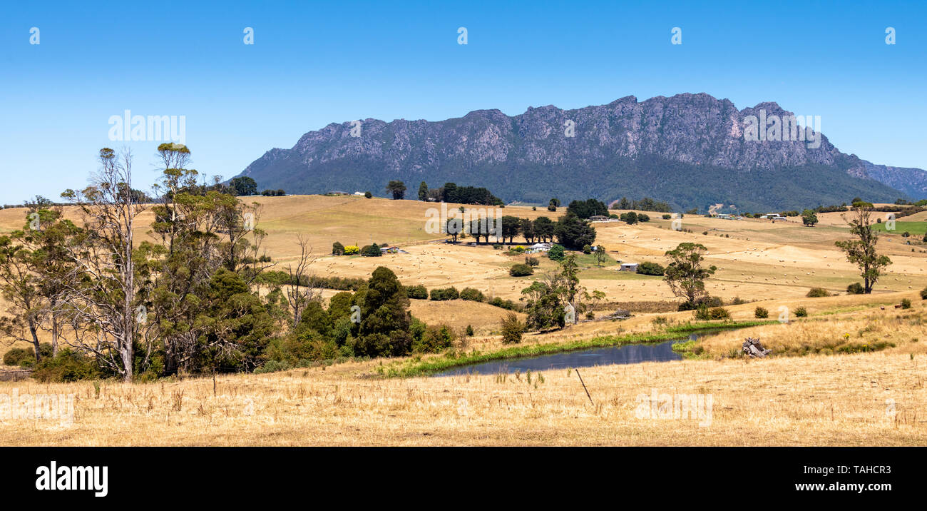 Tasmanien Landschaft mit Bergen und Ebenen Stockfoto
