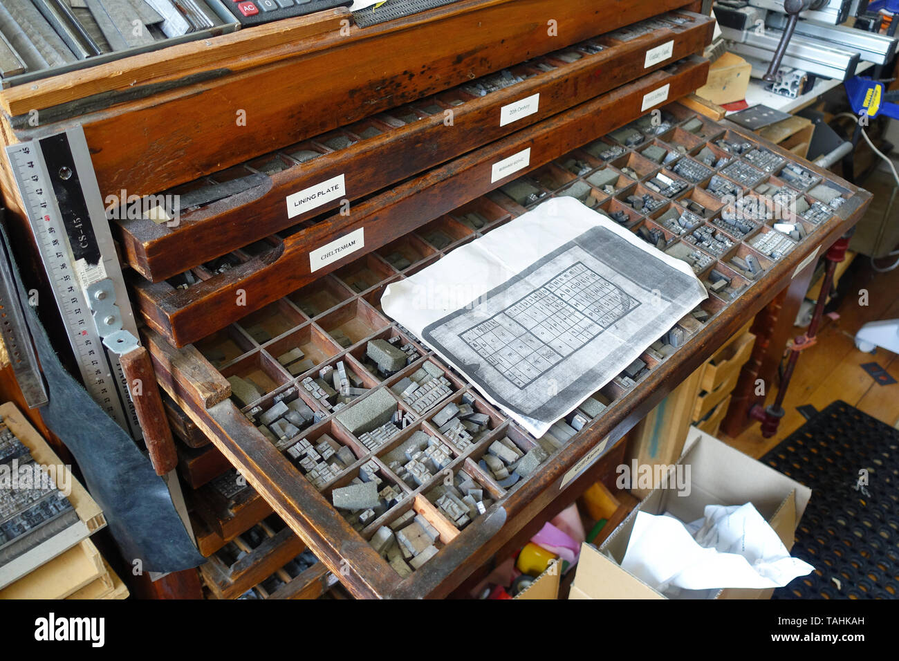 Buchdruck Typ im traditionellen Drucker Typ Schubladen Stockfoto