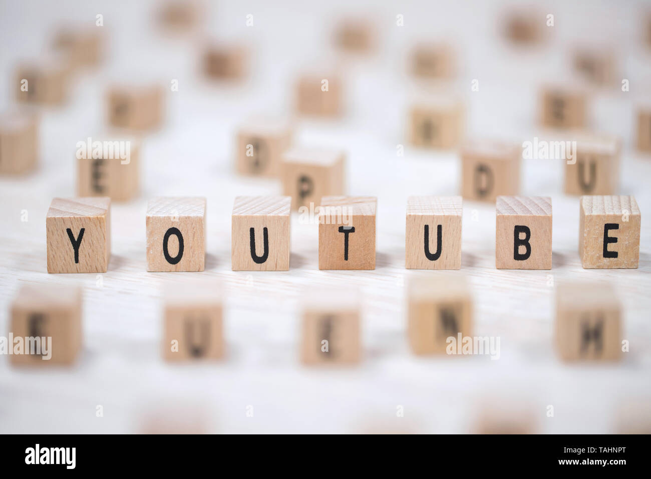 Youtube Holzwürfel brief Hintergrund Stockfoto