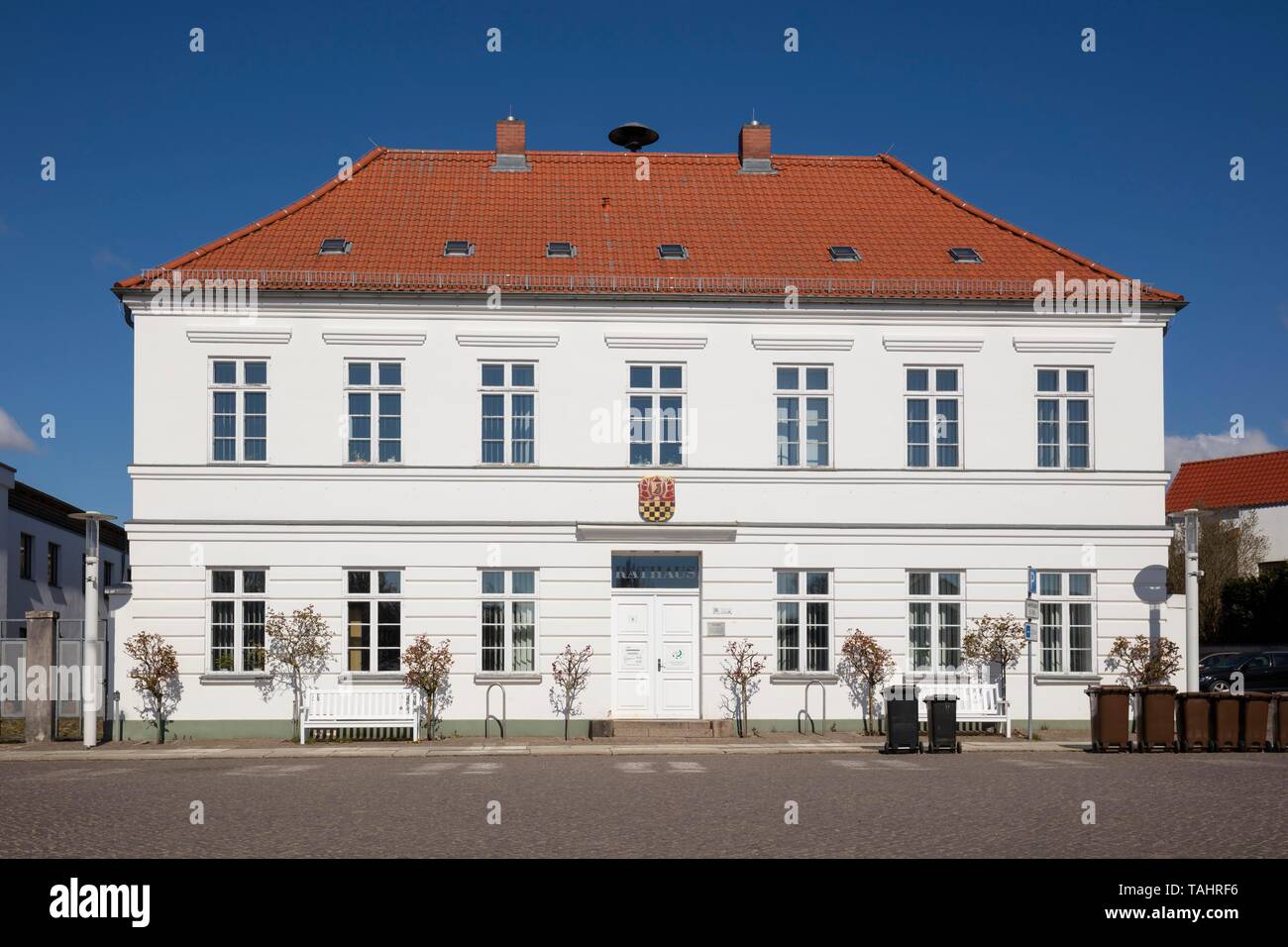 Rathaus, Putbus, Insel Rügen, Mecklenburg-Vorpommern, Deutschland Stockfoto