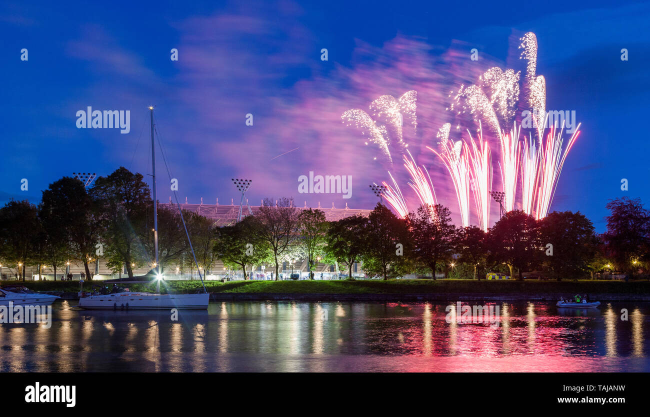 Die Stadt Cork, Cork, Irland. 25 Mai, 2019. Teil des Feuerwerk am Ende der Sänger Rod Stewart's Konzert in Pairc Ui Chaoimh in Cork, Irland. Quelle: David Creedon/Alamy leben Nachrichten Stockfoto