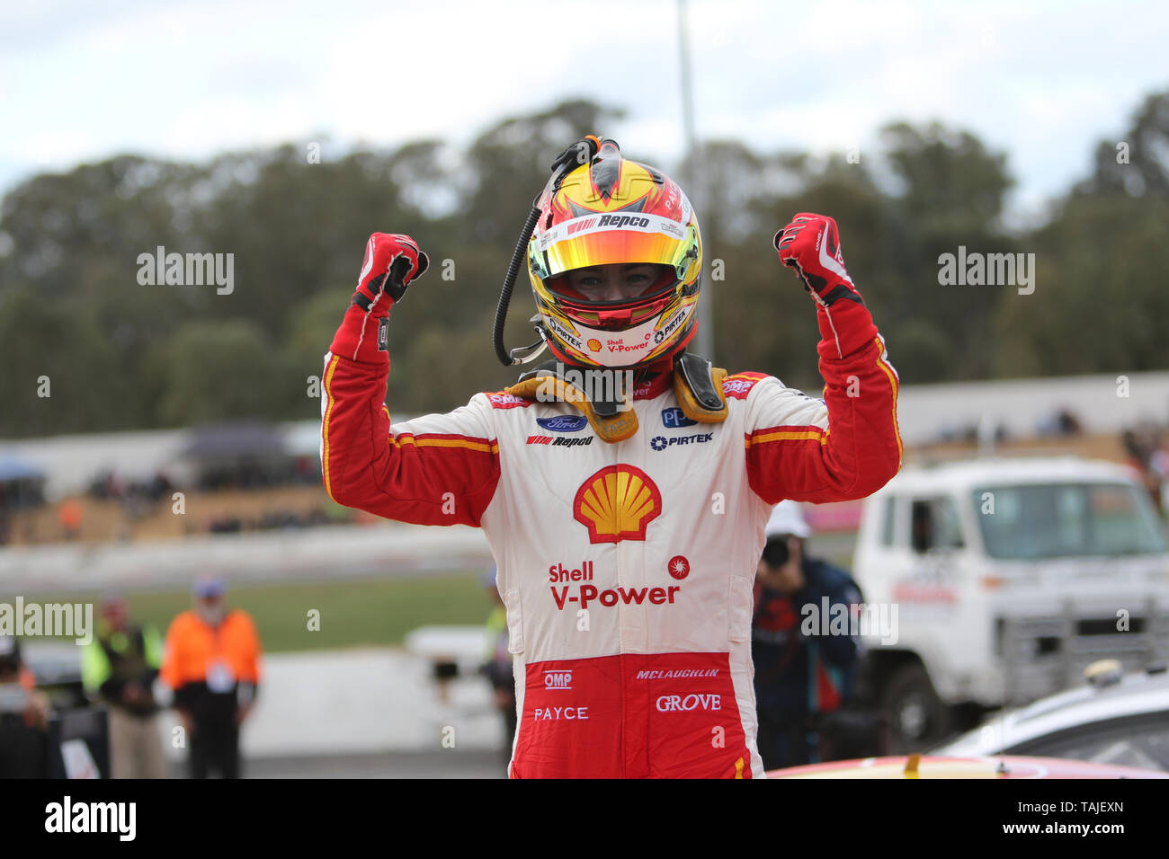 Winton, Victoria, Australien. 26. Mai 2019. Jungfrau australische Supercars Meisterschaft Lkw unterstützen Winton Jom-Race Fourteen-No.17 Scott McLaughlin Racing für Shell V-Power Racing Team - diesem Team Penske feiert seinen Sieg.. Kredit Brett Keating/Alamy Leben Nachrichten. Stockfoto