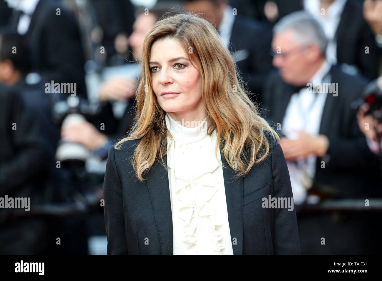 CANNES - 25. Mai: Chiara Mastroianni kommt zur Premiere von "CÉRÉMONIE DE CLOTURE/HORS NORMES" während der 2019 Cannes Film Festival am 25. Mai 2019 im Palais des Festivals in Cannes, Frankreich. (Foto durch Lyvans Boolaky/imageSPACE/MediaPunch) Stockfoto