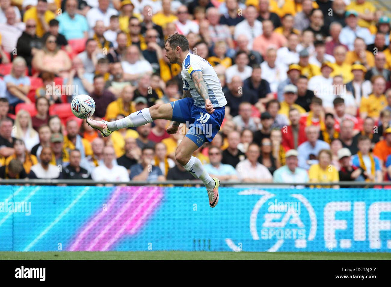 London, Großbritannien. 25 Mai, 2019. James Norwood der Tranmere Rovers in Aktion. Skybet Fußball-Liga zwei Play-off Finale, Newport County v Tranmere Rovers im Wembley Stadion in London am Samstag, den 25. Mai 2019. Dieses Bild dürfen nur für redaktionelle Zwecke verwendet werden. Nur die redaktionelle Nutzung, eine Lizenz für die gewerbliche Nutzung erforderlich. Keine Verwendung in Wetten, Spiele oder einer einzelnen Verein/Liga/player Publikationen. Credit: Andrew Orchard sport Fotografie/Alamy leben Nachrichten Stockfoto