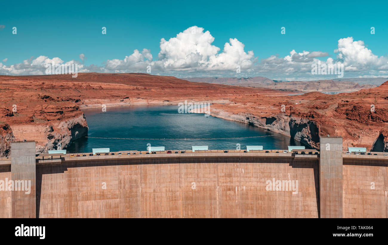 Glen Canyon Dam, Beton Bogen - Staumauer auf dem Colorado River im Norden von Arizona, Usa, in der Nähe der Stadt Seite Stockfoto