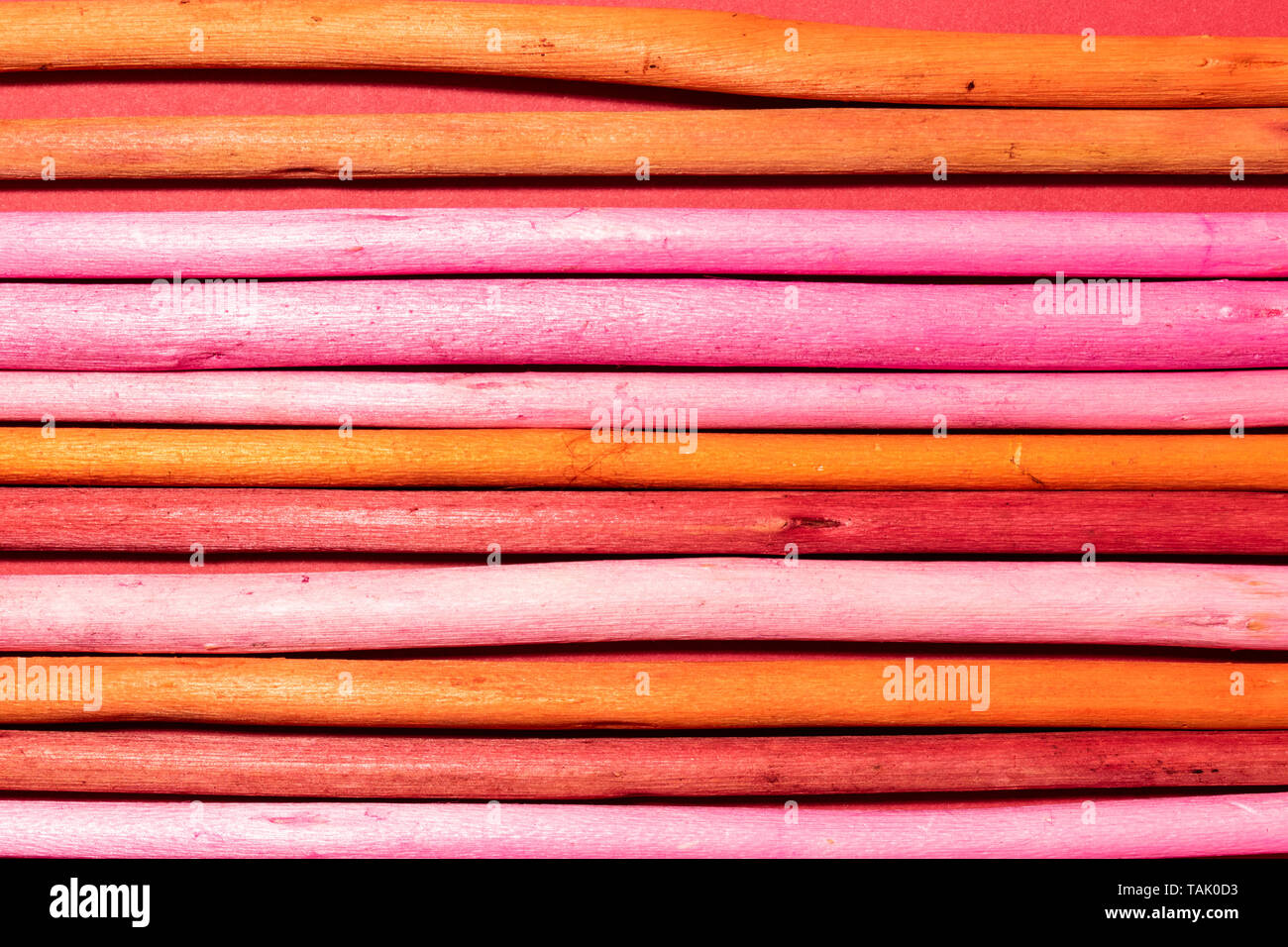Hintergrund der duftenden farbige Holzstäbchen Stockfoto