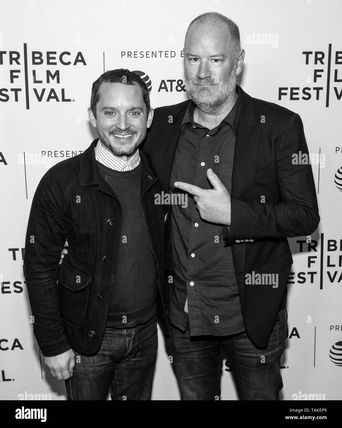 New York, NY - 25. April 2019: Elijah Wood und Direktor Ant Timpson nehmen an der 'Papa' Screening im 2019 Tribeca Film Festival kommen in der SVA Thea Stockfoto