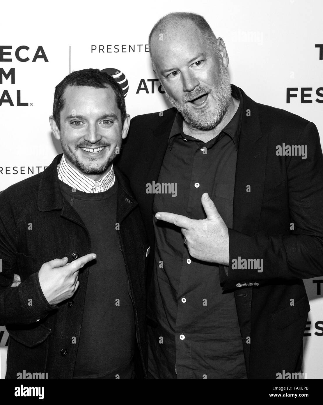New York, NY - 25. April 2019: Elijah Wood und Direktor Ant Timpson nehmen an der 'Papa' Screening im 2019 Tribeca Film Festival kommen in der SVA Thea Stockfoto