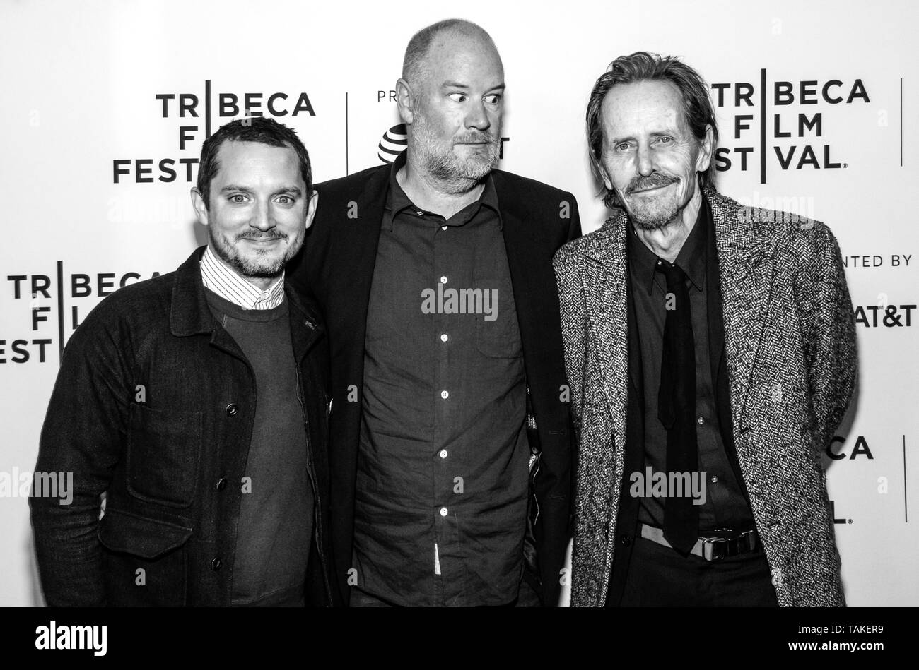 New York, NY - 25. April 2019: Elijah Wood, Direktor Ant Timpson und Stephen McHattie nehmen an der 'Papa' Screening im 2019 Tribeca Film Fe kommen Stockfoto